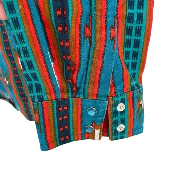 Wrangler's Retro Pearl Snap Button Down Long Sleeve Shirt - Picture 4 of 5